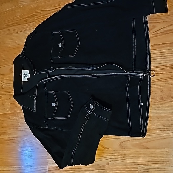 Jackets - Picture 4 of 5